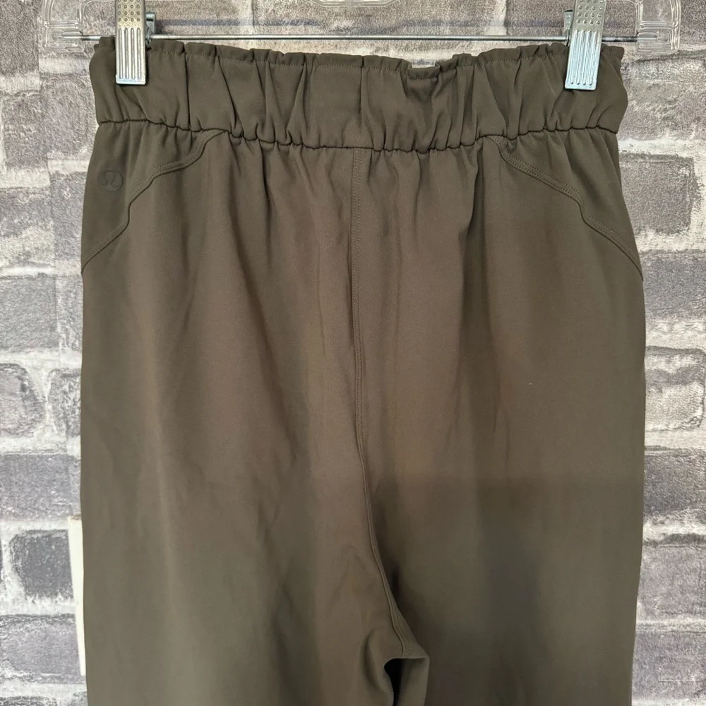 Lululemon Keep Moving Jogger olive green drawstring pockets